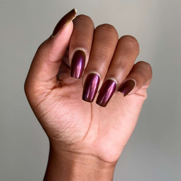 If you're looking for the best fall chrome nail ideas, here are 18 of our favorite chrome nails that are perfect to wear this autumn.