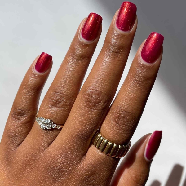 If you're looking for the best fall chrome nail ideas, here are 18 of our favorite chrome nails that are perfect to wear this autumn.