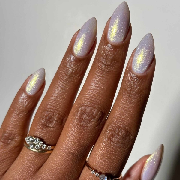 If you're looking for the best fall chrome nail ideas, here are 18 of our favorite chrome nails that are perfect to wear this autumn.