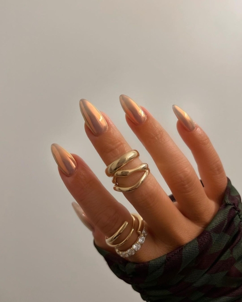 In the world of wild and wonderful nail designs, it feels incredible to go back to the basics. We've rounded up 20 plain nail looks for when you want a more relaxed look.