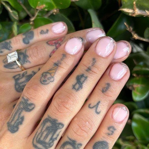 In the world of wild and wonderful nail designs, it feels incredible to go back to the basics. We've rounded up 20 plain nail looks for when you want a more relaxed look.