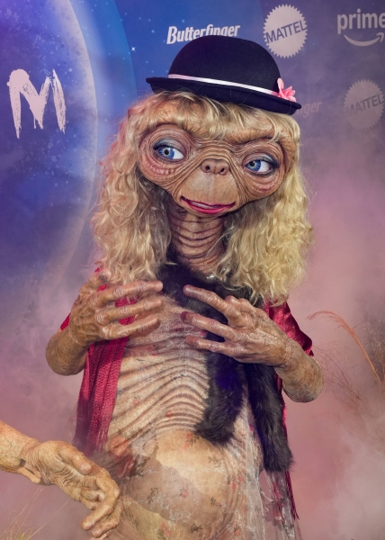 It Took Heidi Klum One Year—and 30 FX Artists—to Craft Her E.T. Halloween Costume