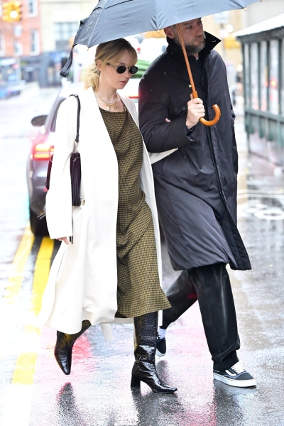 Jennifer Lawrence Does Rainy Day Maternity Style