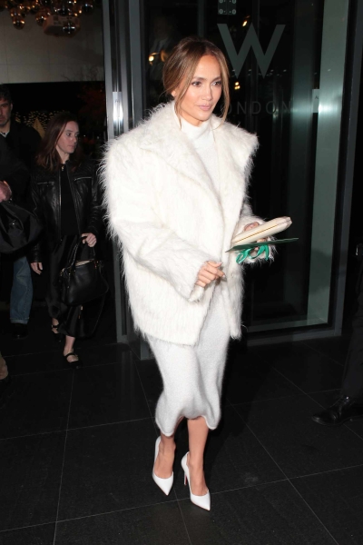 Jennifer Lopez nailed cozy season dressing by putting a glam spin on a soft knit dress for a London screening of her film 'Unstoppable.'