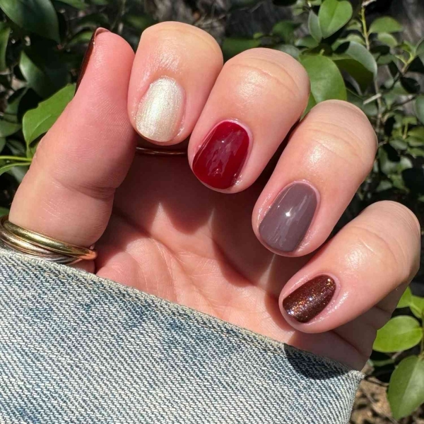 Ombré nail designs are easy to achieve at home. Here, explore 20 ombré nails for fall.