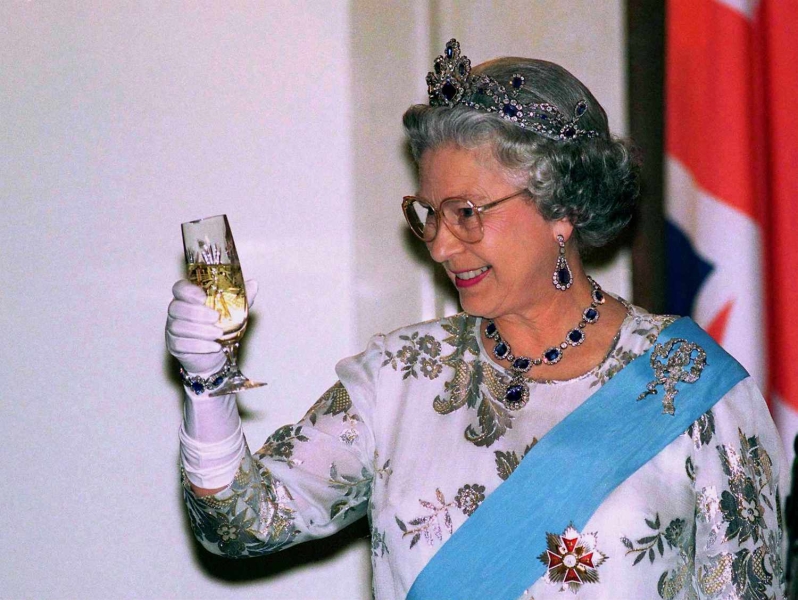 Queen Elizabeth was gifted a $6 million sapphire jewelry set from her father, George VI, after she married Prince Philip in 1945.