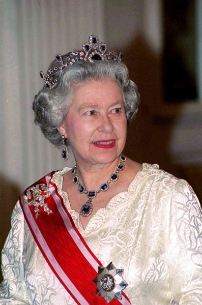 Queen Elizabeth was gifted a $6 million sapphire jewelry set from her father, George VI, after she married Prince Philip in 1945.