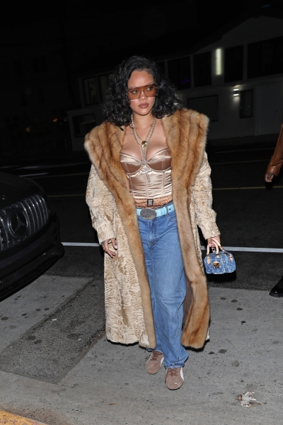 Rihanna Endorses Outfit Rih-Peating