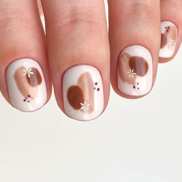 Thanksgiving nail designs can be as simple or intricate as you'd like. Browse 40 examples to serve as inspiration for a festive manicure this season.