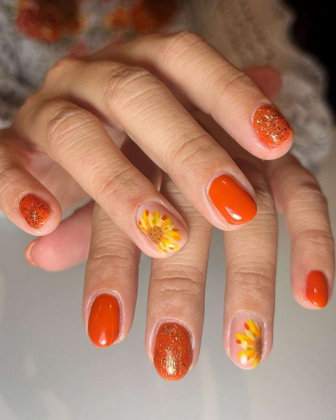 Thanksgiving nail designs can be as simple or intricate as you'd like. Browse 40 examples to serve as inspiration for a festive manicure this season.