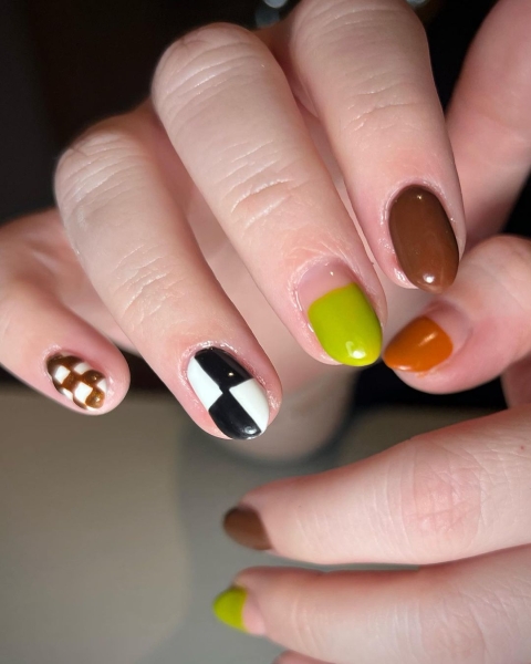 Thanksgiving nail designs can be as simple or intricate as you'd like. Browse 40 examples to serve as inspiration for a festive manicure this season.