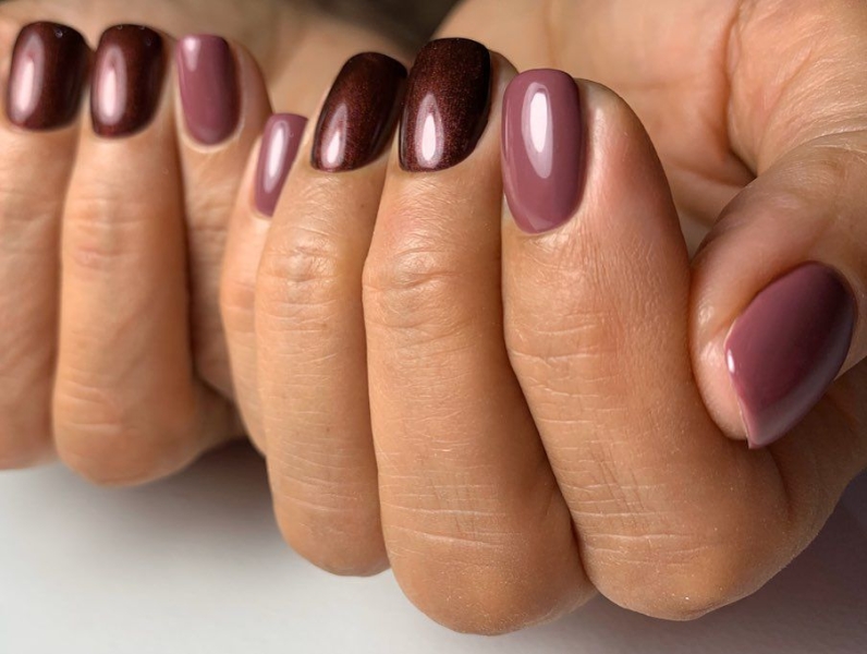 Thanksgiving nail designs can be as simple or intricate as you'd like. Browse 40 examples to serve as inspiration for a festive manicure this season.