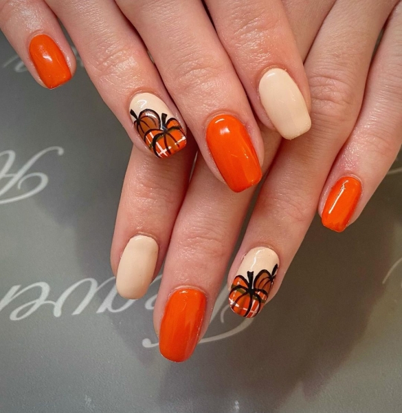 Thanksgiving nail designs can be as simple or intricate as you'd like. Browse 40 examples to serve as inspiration for a festive manicure this season.