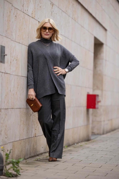 The cooler months are the perfect time to embrace neutral colors and none are quite as chic as gray hues. Ahead, we list 7 gray outfit ideas that are winter ready.