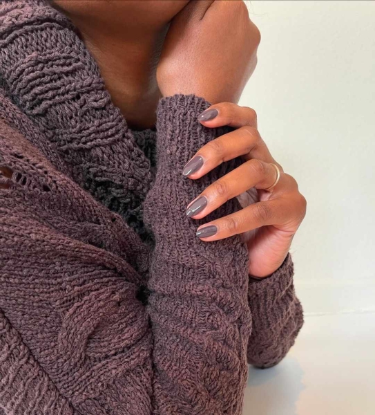 The season for moody manicures is upon us. To inspire your dark fall manicure, browse these sleek and sultry looks.