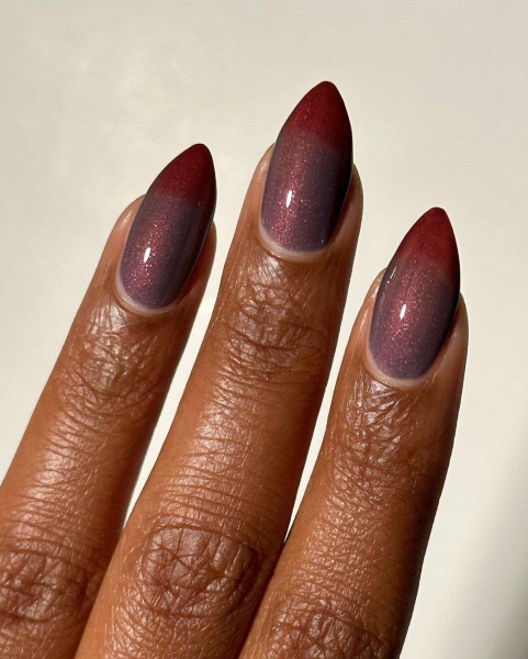 The season for moody manicures is upon us. To inspire your dark fall manicure, browse these sleek and sultry looks.