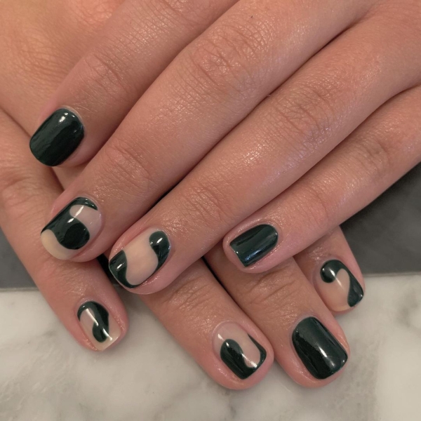 The season for moody manicures is upon us. To inspire your dark fall manicure, browse these sleek and sultry looks.