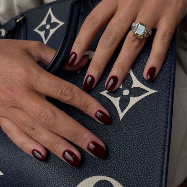 The season for moody manicures is upon us. To inspire your dark fall manicure, browse these sleek and sultry looks.