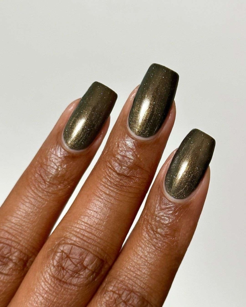 The season for moody manicures is upon us. To inspire your dark fall manicure, browse these sleek and sultry looks.