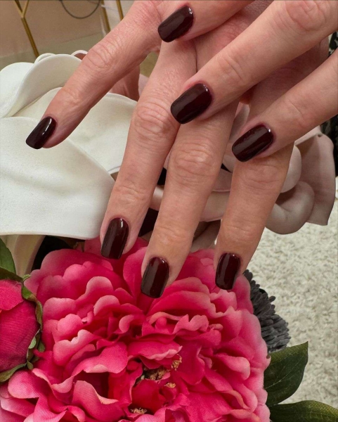 The season for moody manicures is upon us. To inspire your dark fall manicure, browse these sleek and sultry looks.