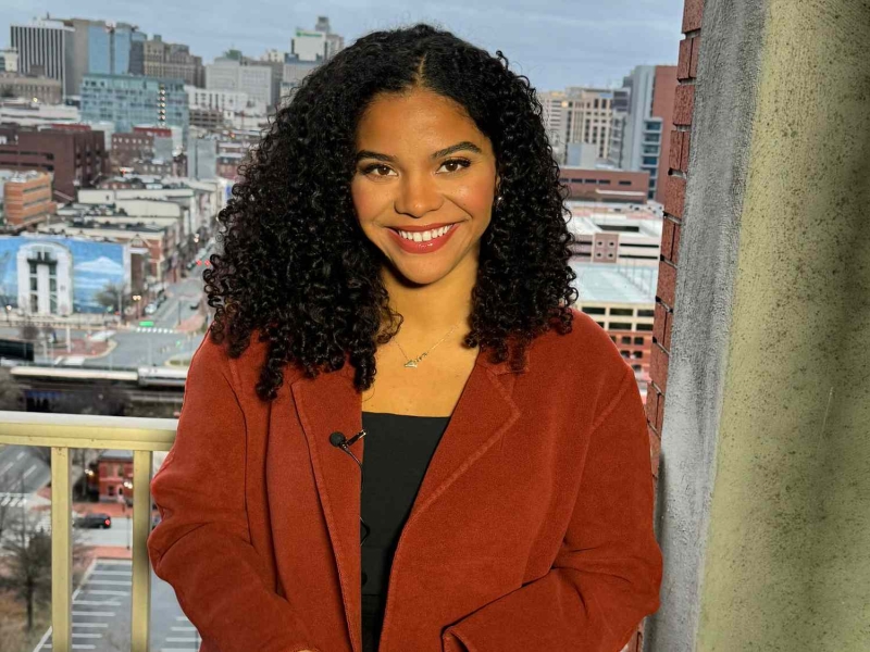 While navigating a busy and challenging election season, CNN journalists Eva McKend and Camila DeChalus show off their natural curls and coils on air with grace and pride.