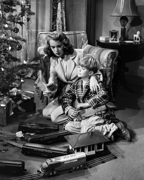 27 Classic Christmas Movies to Watch Now