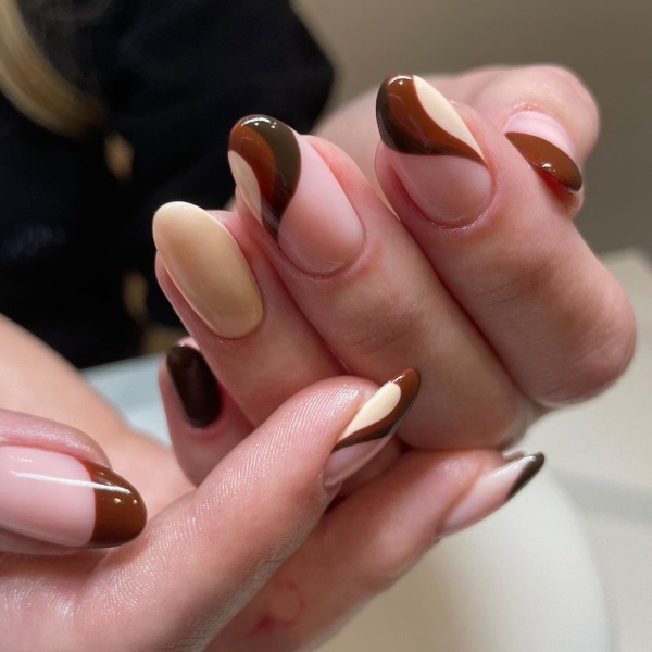 A deeply grounded sign, Capricorn is known for its hardworking and pragmatic nature. But Capricorn also has a taste for the finer things in life, making a sleek and structured manicure a must. Click in to explore manicures that are just right for this season.