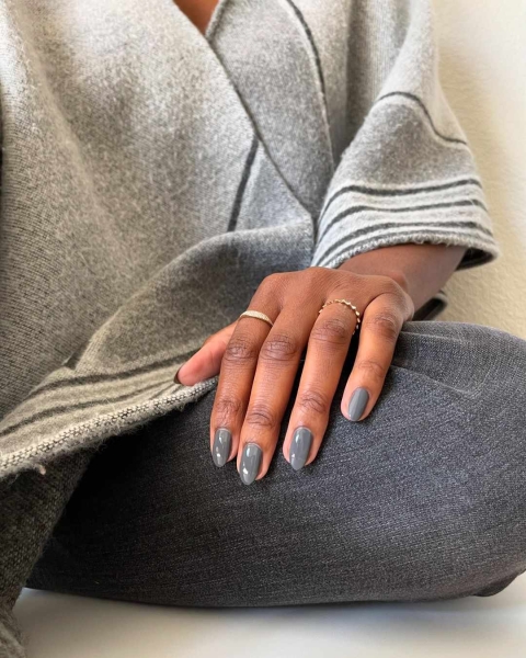 A deeply grounded sign, Capricorn is known for its hardworking and pragmatic nature. But Capricorn also has a taste for the finer things in life, making a sleek and structured manicure a must. Click in to explore manicures that are just right for this season.