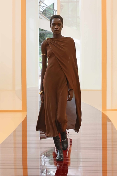 Before you start planning your 2025 wardrobe, here’s a full breakdown of how to wear Pantone’s Color of the Year—Mocha Mousse.