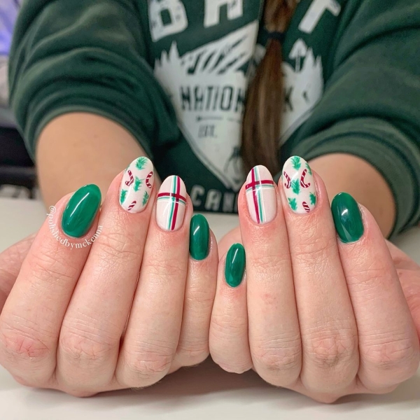 Celebrate the season with a festive manicure. Green Christmas nails run the gamut from minimalist to maximalist—there's something for everyone on the list.