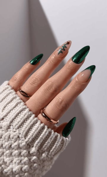 Celebrate the season with a festive manicure. Green Christmas nails run the gamut from minimalist to maximalist—there's something for everyone on the list.