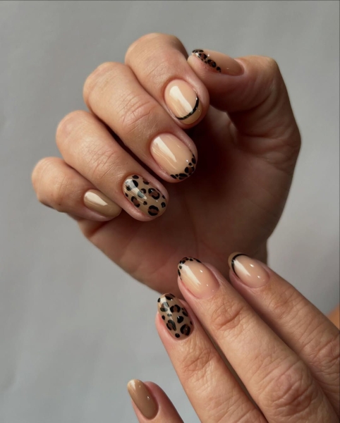 Discover 30 stylish short acrylic nail designs that are chic, bold and utterly perfect for any occasion. From minimalist looks to trendy patterns, get ready to your next manicure design.