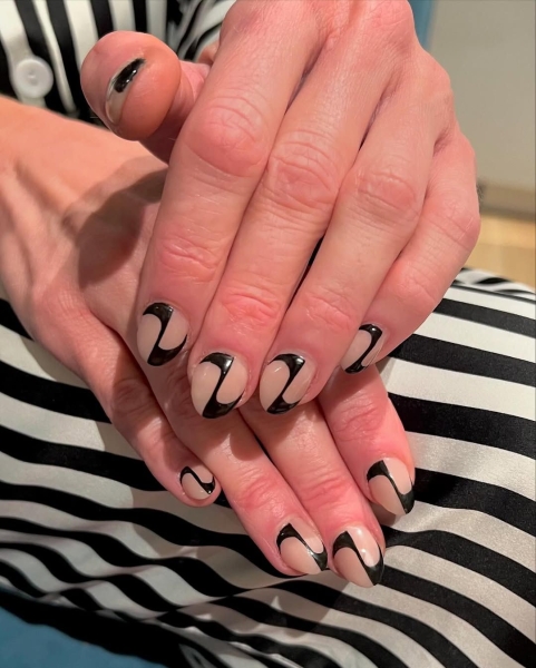 Discover 30 stylish short acrylic nail designs that are chic, bold and utterly perfect for any occasion. From minimalist looks to trendy patterns, get ready to your next manicure design.