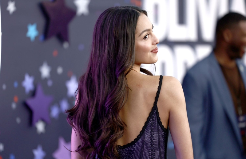 From classic updos to chill everyday braids, there’s no shortage of Olivia Rodrigo hair moments for inspiration. Scroll through ten must-screenshot looks here.