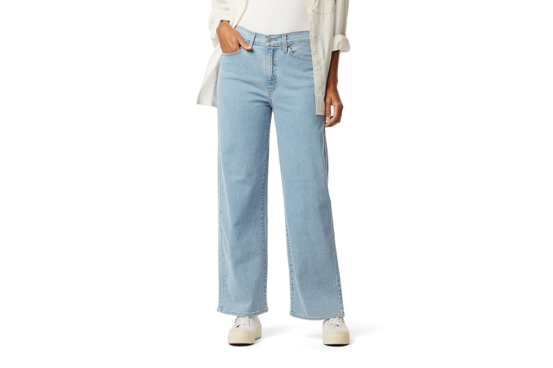 Katie Holmes and Sydney Sweeney have been spotted wearing baggy jeans, and we found 12 similar styles starting at $9 at Walmart. Shop Levi’s, Sofia Jeans, Scoop, and more popular brands under $40.