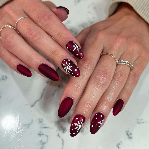 Looking for a little end-of-year mani inspo? Here, manicurists reveal their favorite December nail ideas. Along with the expected holly-jolly palettes, the nail artists we spoke with forecast bows, silver and gold accents, elevated French tips, and frosty chrome finishes to reign supreme this holiday season.