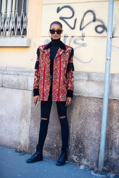 Skinny jean outfits will never go out of style. To prove it, we're sharing how to style skinny jeans 16 different ways, as seen on street style stars.