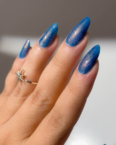 Whether it’s for a special occasion or just an ordinary day in need of a little sparkle, glitter nails are the perfect way to add some eye-catching charm to your look.