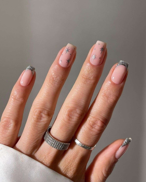 Whether it’s for a special occasion or just an ordinary day in need of a little sparkle, glitter nails are the perfect way to add some eye-catching charm to your look.