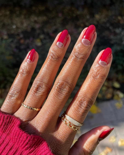 Whether it’s for a special occasion or just an ordinary day in need of a little sparkle, glitter nails are the perfect way to add some eye-catching charm to your look.