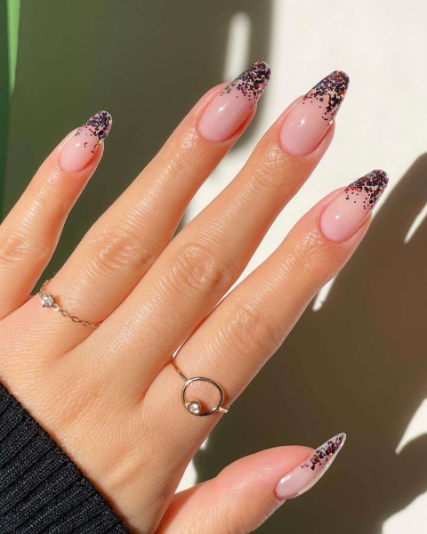 Whether it’s for a special occasion or just an ordinary day in need of a little sparkle, glitter nails are the perfect way to add some eye-catching charm to your look.