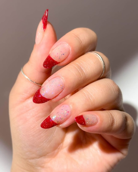 Whether it’s for a special occasion or just an ordinary day in need of a little sparkle, glitter nails are the perfect way to add some eye-catching charm to your look.