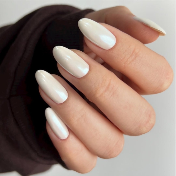 Whether you go for a classic French manicure, a milky-white base, or pop on a glittery top coat, you'll be left with a look that's festive for the season in an understated way. Browse through 20 stunning winter white nail ideas and screenshot your faves for your next manicure.