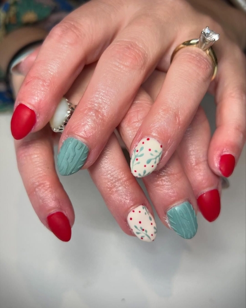 Winter is the time for getting cozy, from your head to your toes. Cozy sweater-inspired nail designs fit the bill. But just as there are many sweaters designs on the racks, there are also many sweater designs in the nail salon. Browse 20 options, here.