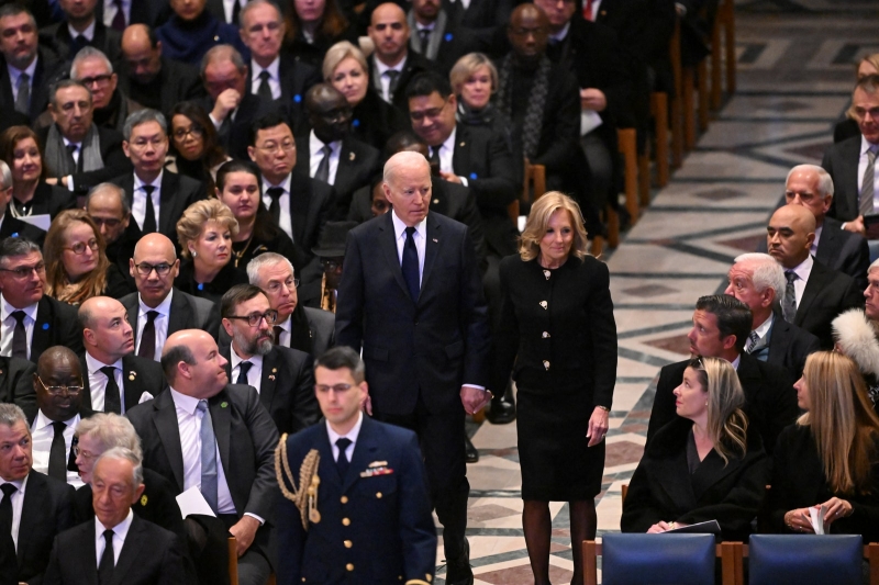 At President Jimmy Carter’s Funeral, Attendees Stick With Tradition and a Strand of Pearls