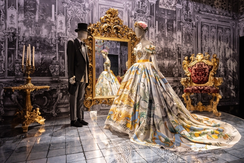 “Du Cœur à La Main”—Dolce & Gabbana’s Alta Moda Exhibition Opens in Paris