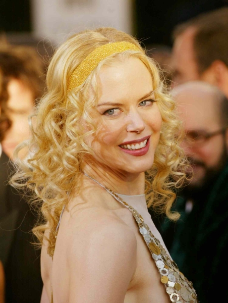 During an interview with 'W Magazine,' Nicole Kidman remembered her 2004 Golden Globes look, which she called a "train wreck."