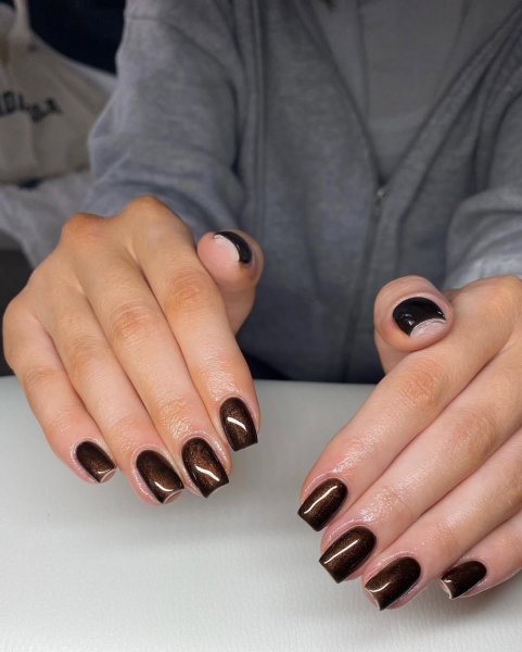 Explore 15 ways to try out the mocha manicure trend. Whether your nails clean and simple or over-the-top ornate, we've got the best look for you.