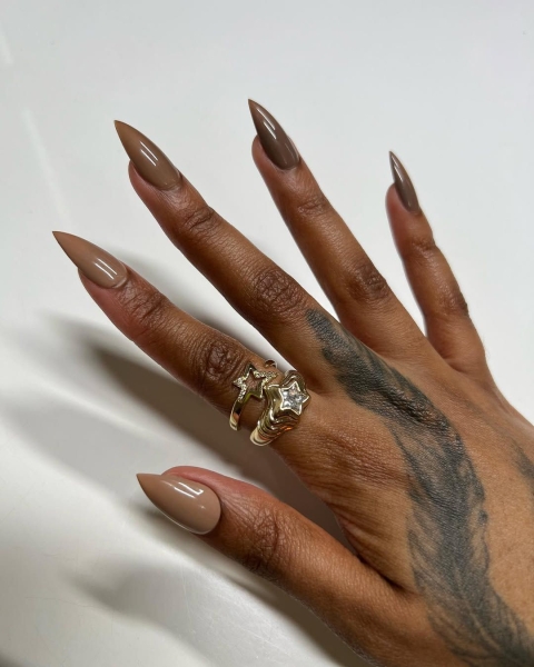 Explore 15 ways to try out the mocha manicure trend. Whether your nails clean and simple or over-the-top ornate, we've got the best look for you.