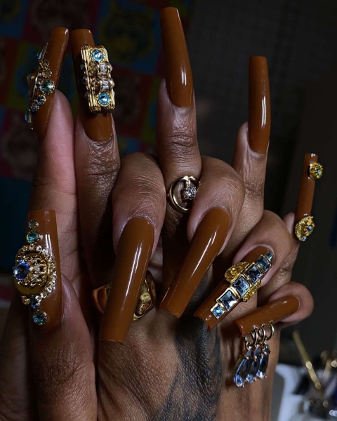 Explore 15 ways to try out the mocha manicure trend. Whether your nails clean and simple or over-the-top ornate, we've got the best look for you.